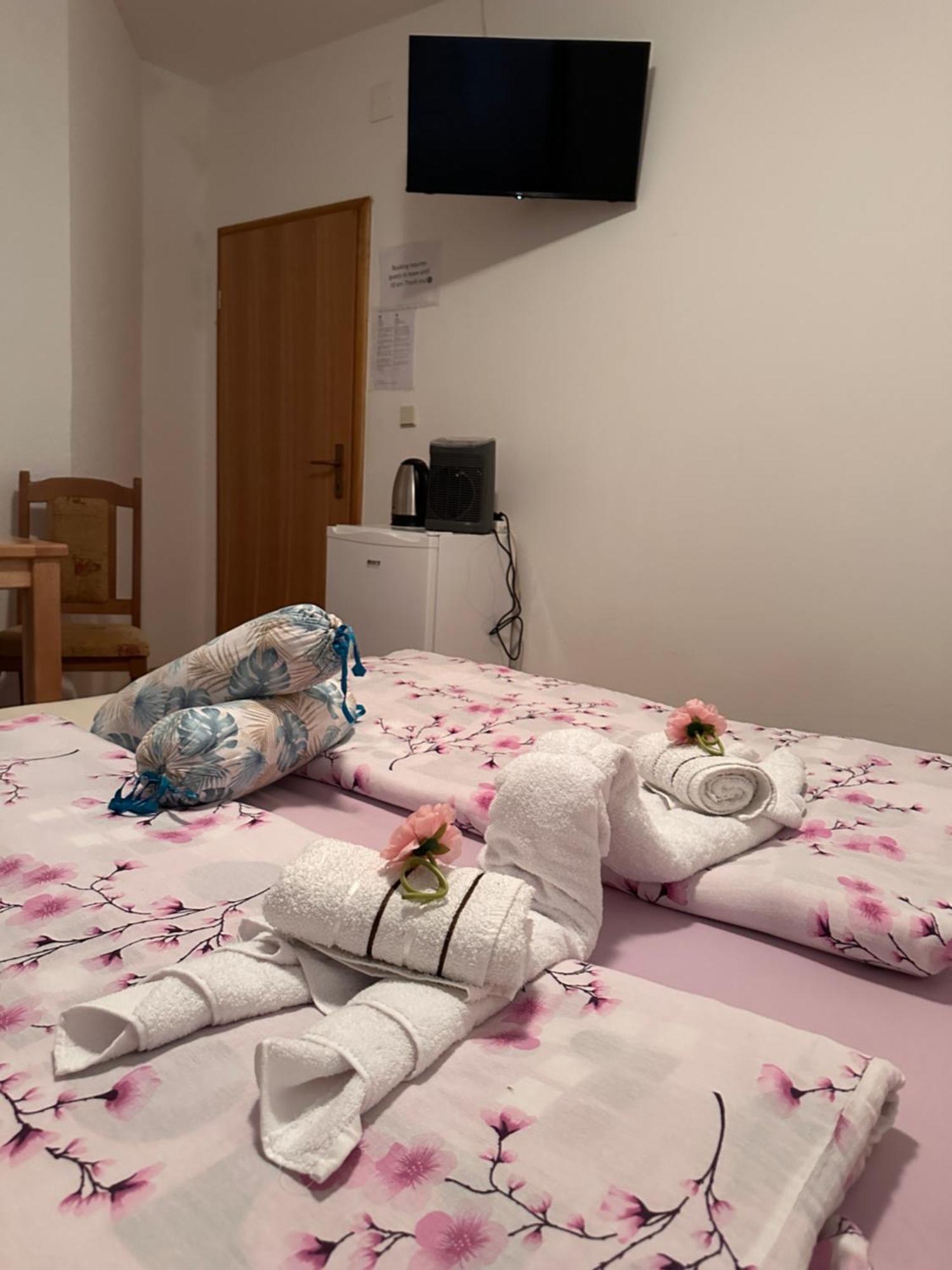 Guest House Stefanija Poljanak Esterno foto