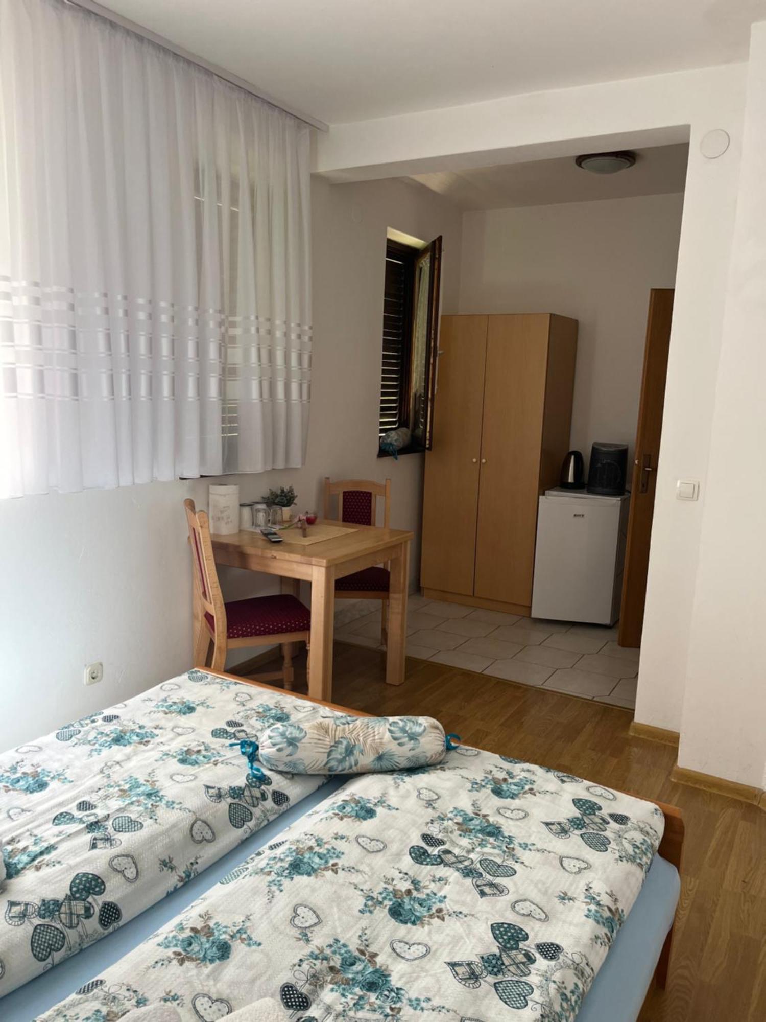 Guest House Stefanija Poljanak Esterno foto